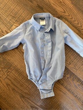 Baby Boyz by Nanette 18m dress shirt onesie